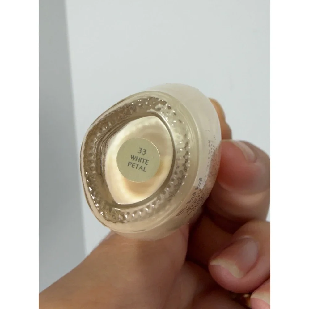 Estee Lauder High Gloss Lacquer for Nails 33 White Petal 0.2oz Mini Shimmer